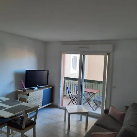 Joli F2 46m2 Centre, Balcon,parking Appartamento
