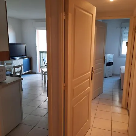 Joli F2 46m2 Centre, Balcon,parking Menton