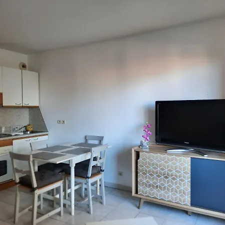 Joli F2 46m2 Centre, Balcon,parking Apartament